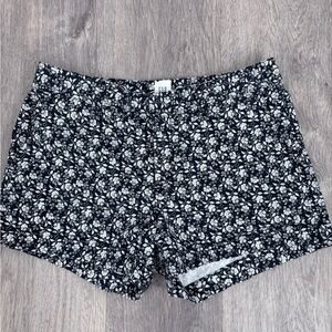 GAP Women's Black and White Floral City Shorts